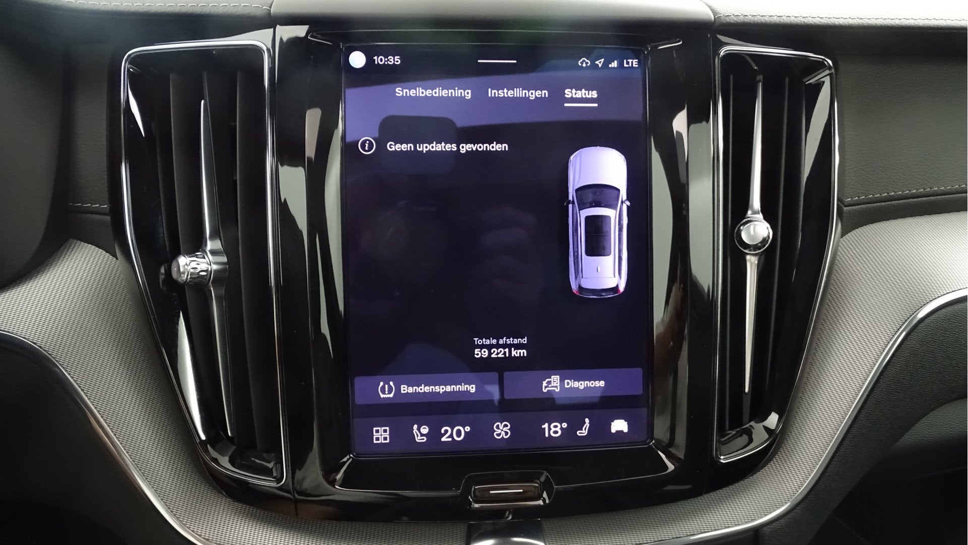 Volvo XC60 2.0 Recharge T6 AWD R-Design long range accu, sto, Automaat, Zwart, 1969 cc, Zwart