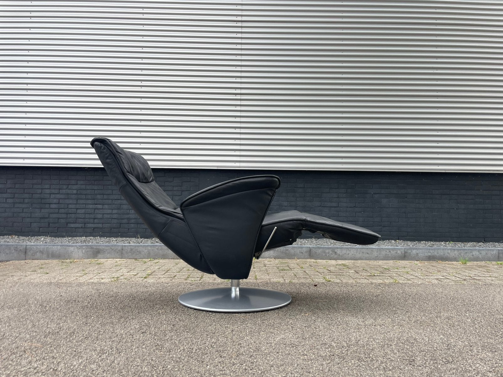 Nette zwarte leren relax fauteuil / relax stoel draaibaar, Huis en Inrichting, Fauteuils, Ophalen, Minder dan 75 cm, 50 tot 75 cm