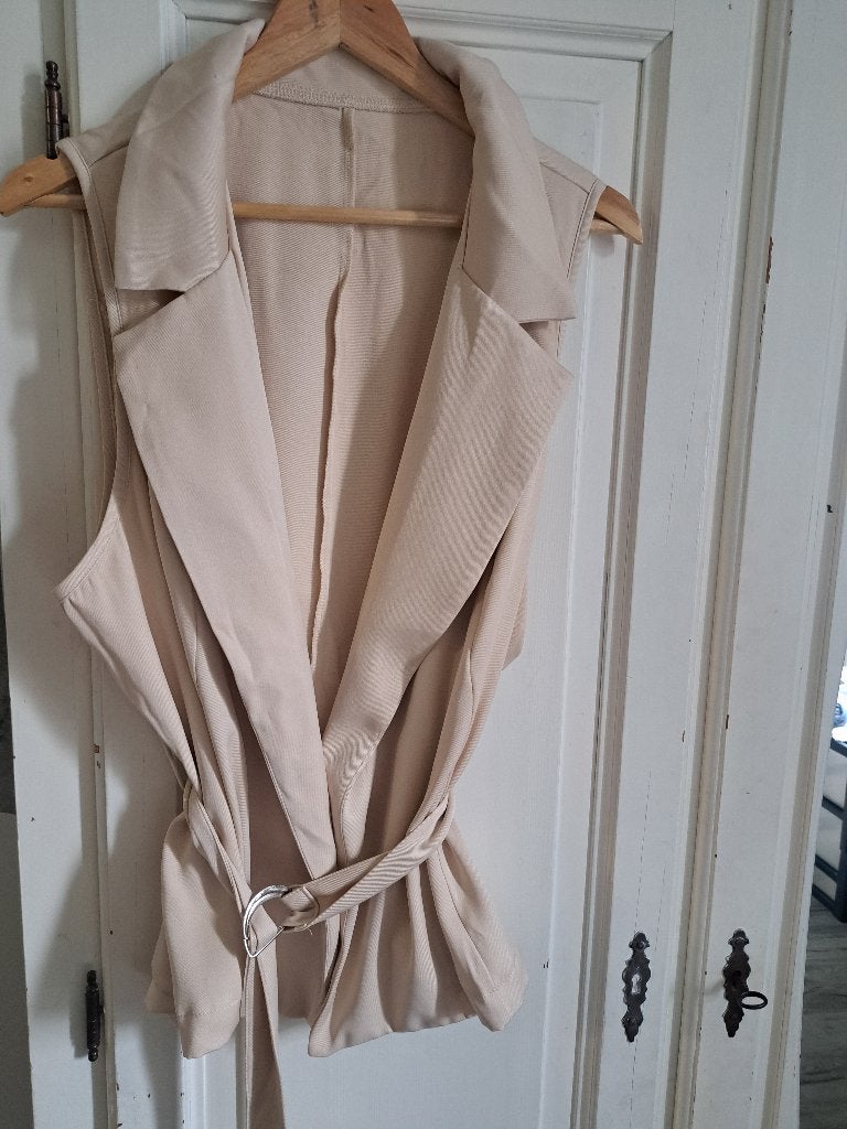 giletje (Shein Curve) 0XL, Overige typen, Beige, Ophalen of Verzenden, Zo goed als nieuw