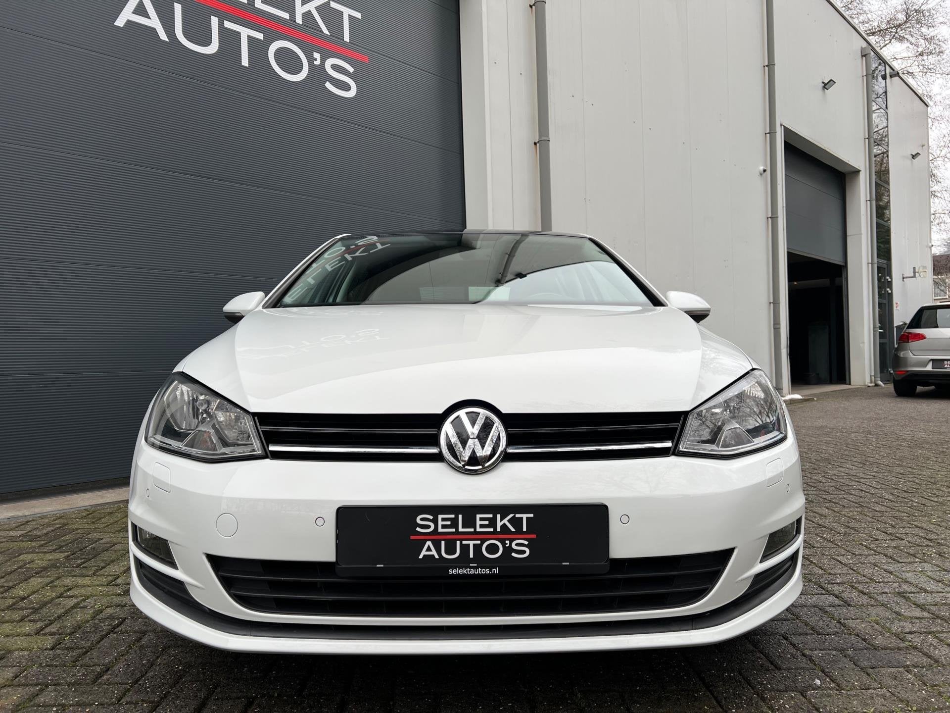 Volkswagen Golf 1.2 TSI CUP Panoramadak/Climate/Cruise/Navig, Voorwielaandrijving, Dealer onderhouden, Stof, Gebruikt