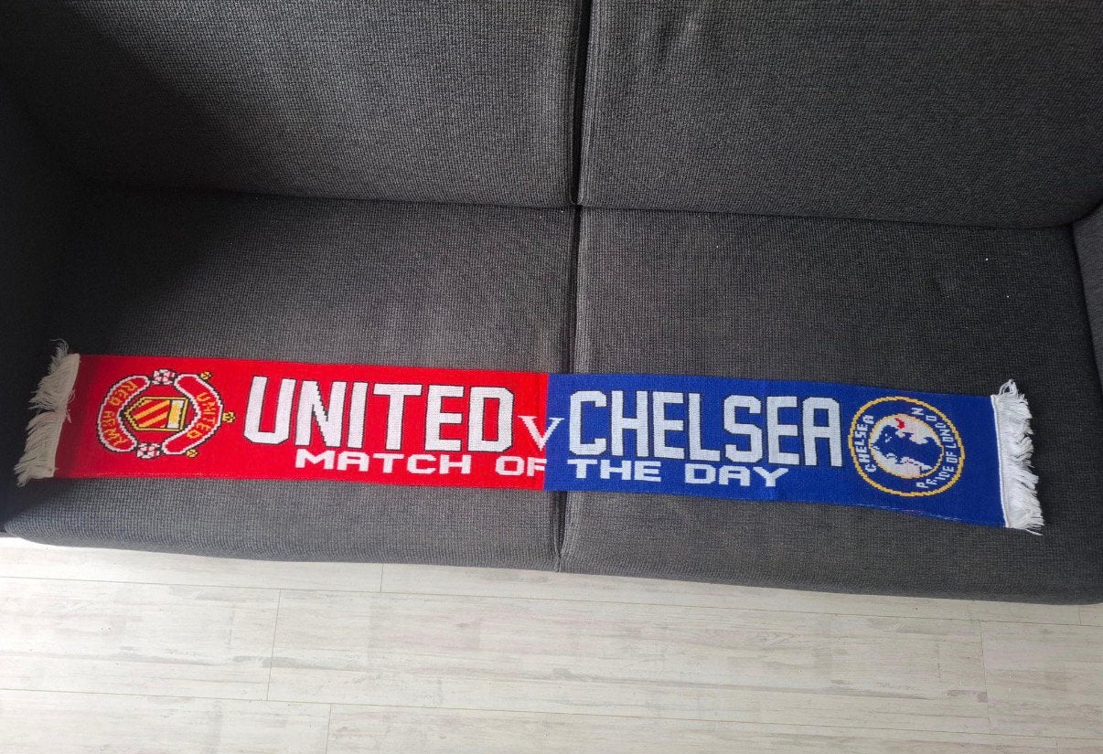 Manchester United Chelsea sjaal, Ophalen of Verzenden, Zo goed als nieuw, Buitenlandse clubs, Vaantje of Sjaal