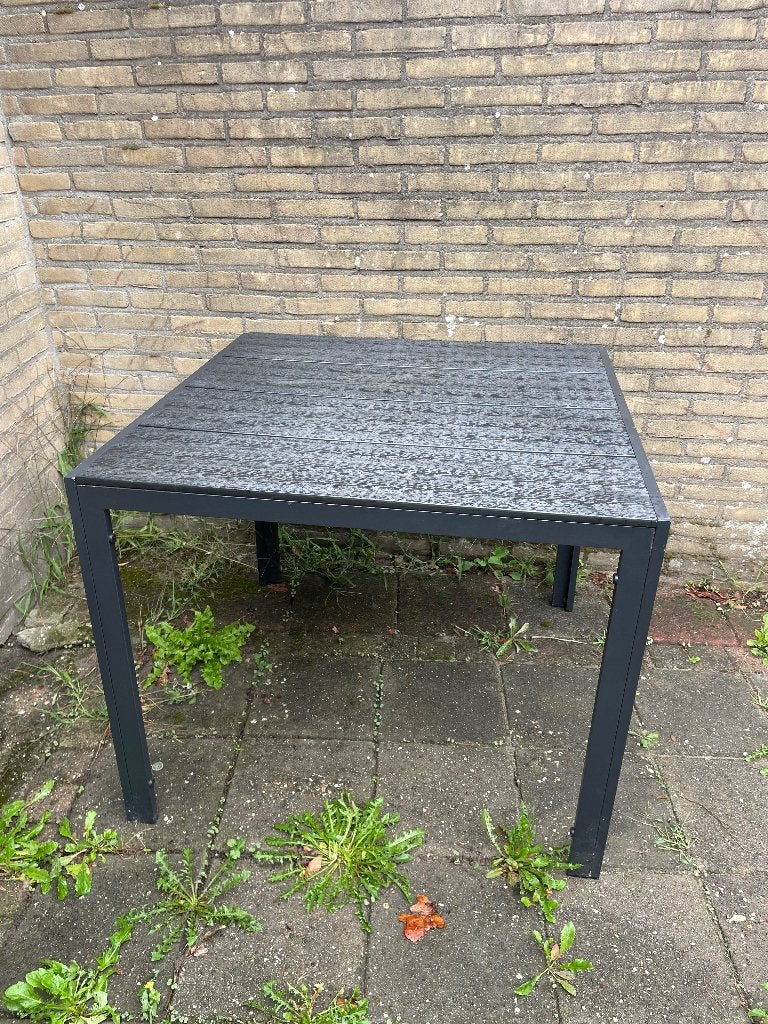 Buitentafel (1 zomer gebruikt), Ophalen, Zo goed als nieuw, Vierkant, Kunststof