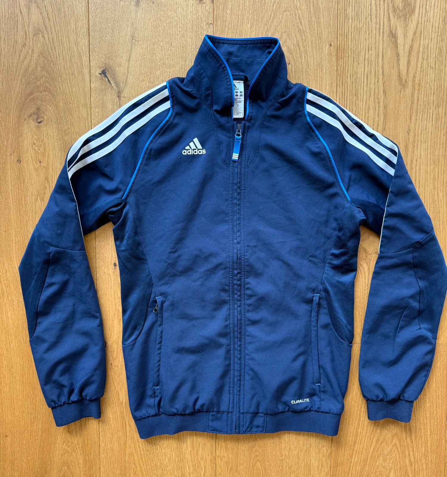 Adidas trainingsjasje donkerblauw maat xs, Blauw, Overige typen, Ophalen of Verzenden, Maat 34 (XS) of kleiner