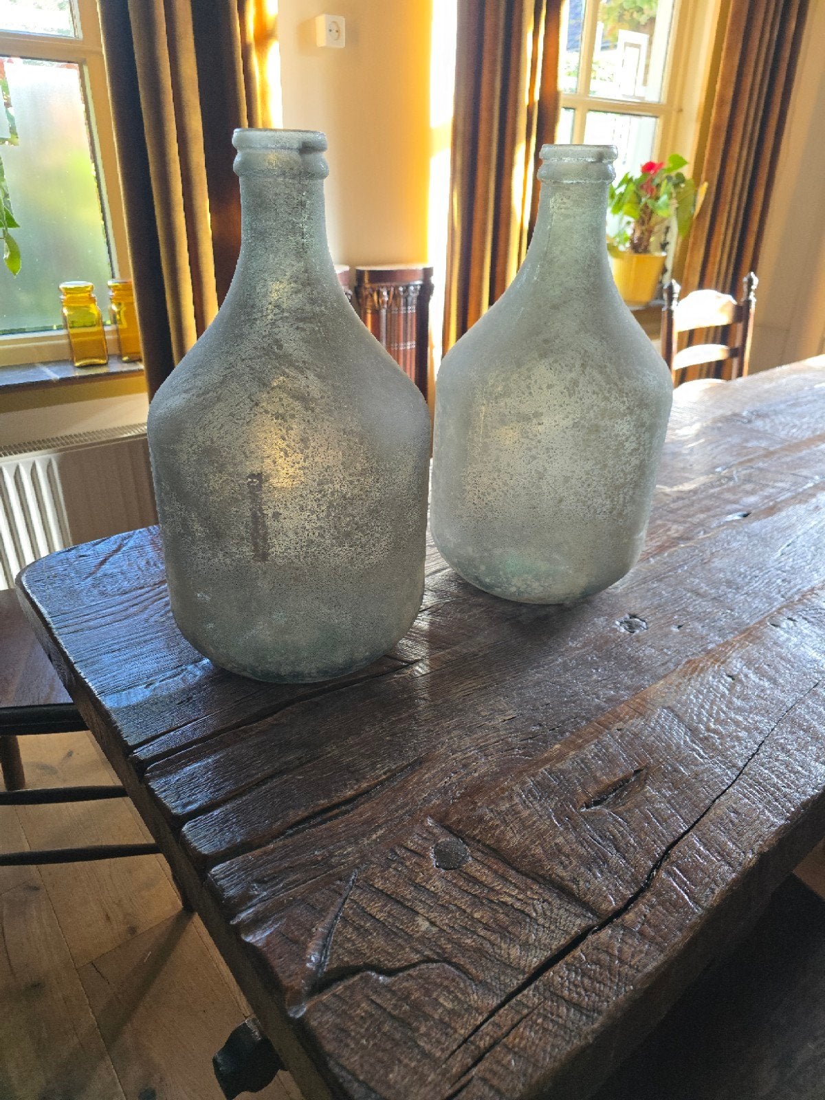 Twee grote, hoge vazen van gerecycled glas, Ophalen