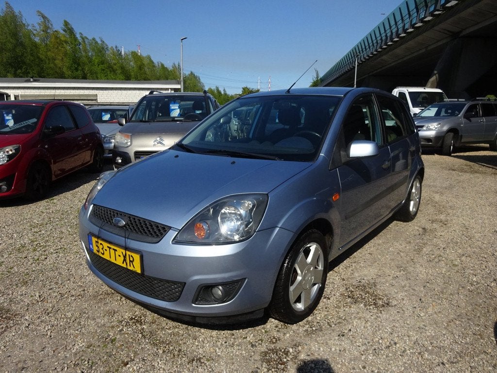 Ford Fiesta 1.4-16V Futura, Voorwielaandrijving, Stof, 4 cilinders, Blauw