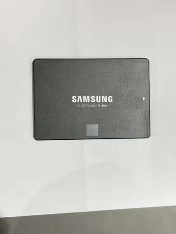 Diverse Samsung SSD's, Computers en Software, Intern, Verzenden, Zo goed als nieuw, Samsung