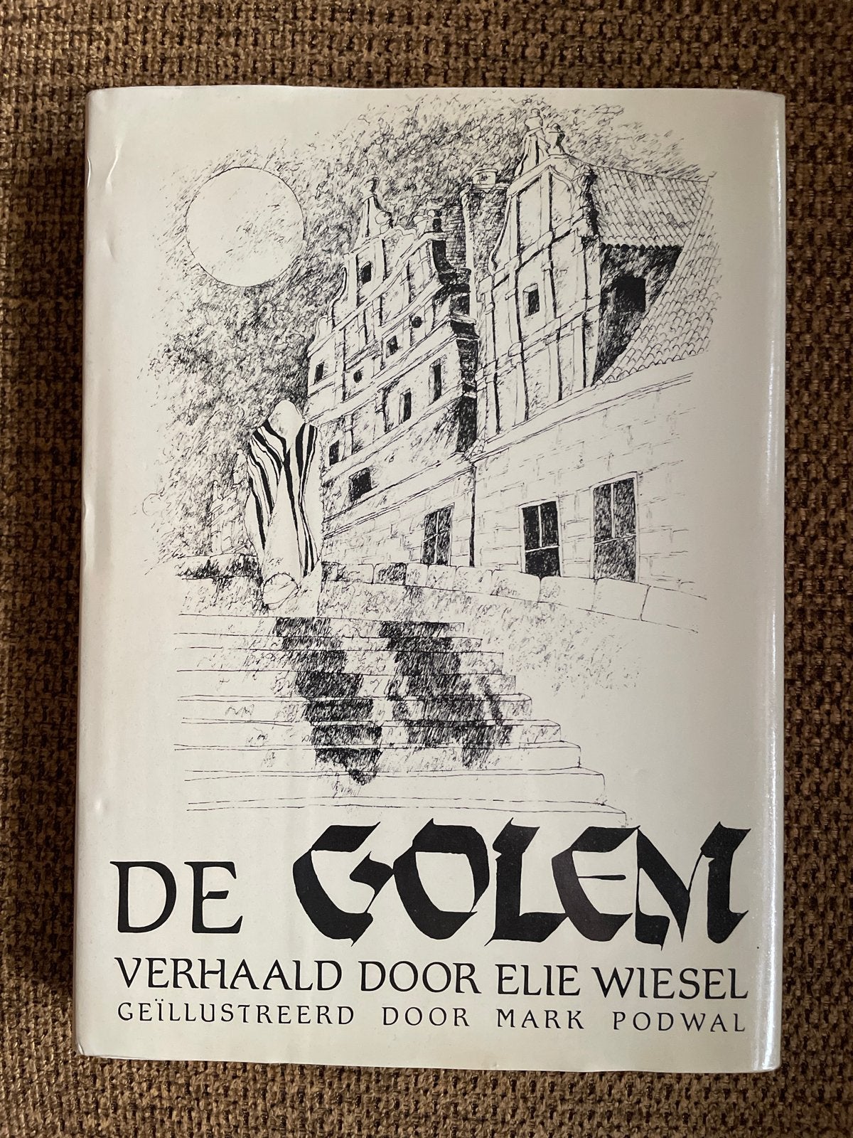 De Golem - Elie Wiesel - Geïllustreerd door Mark Podwal, Ophalen of Verzenden, Gelezen, Nederland