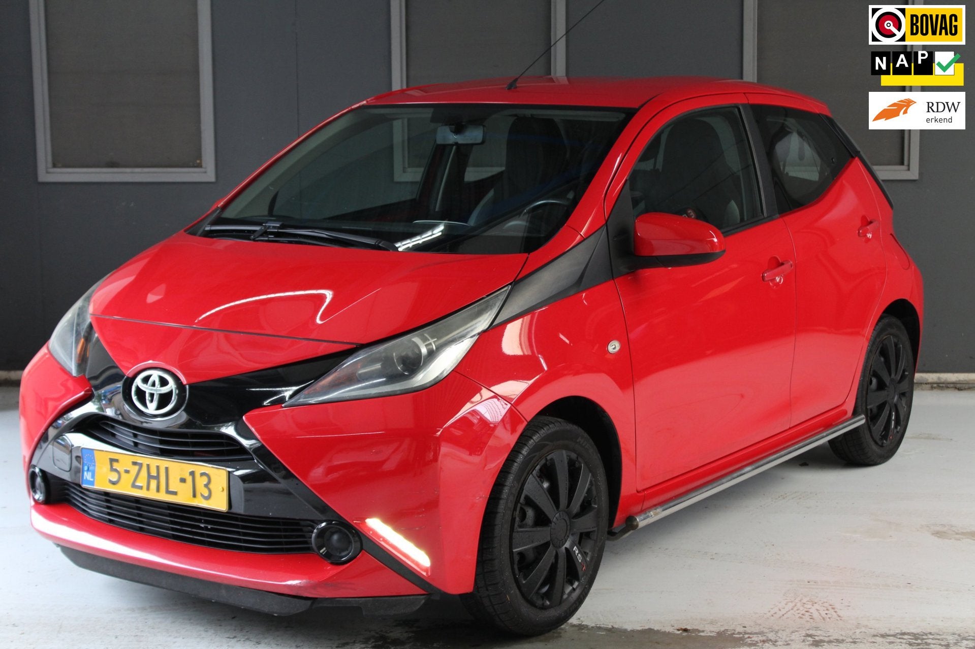 Toyota Aygo 1.0 VVT-i x-play, Voorwielaandrijving, Euro 5, Stof, Gebruikt