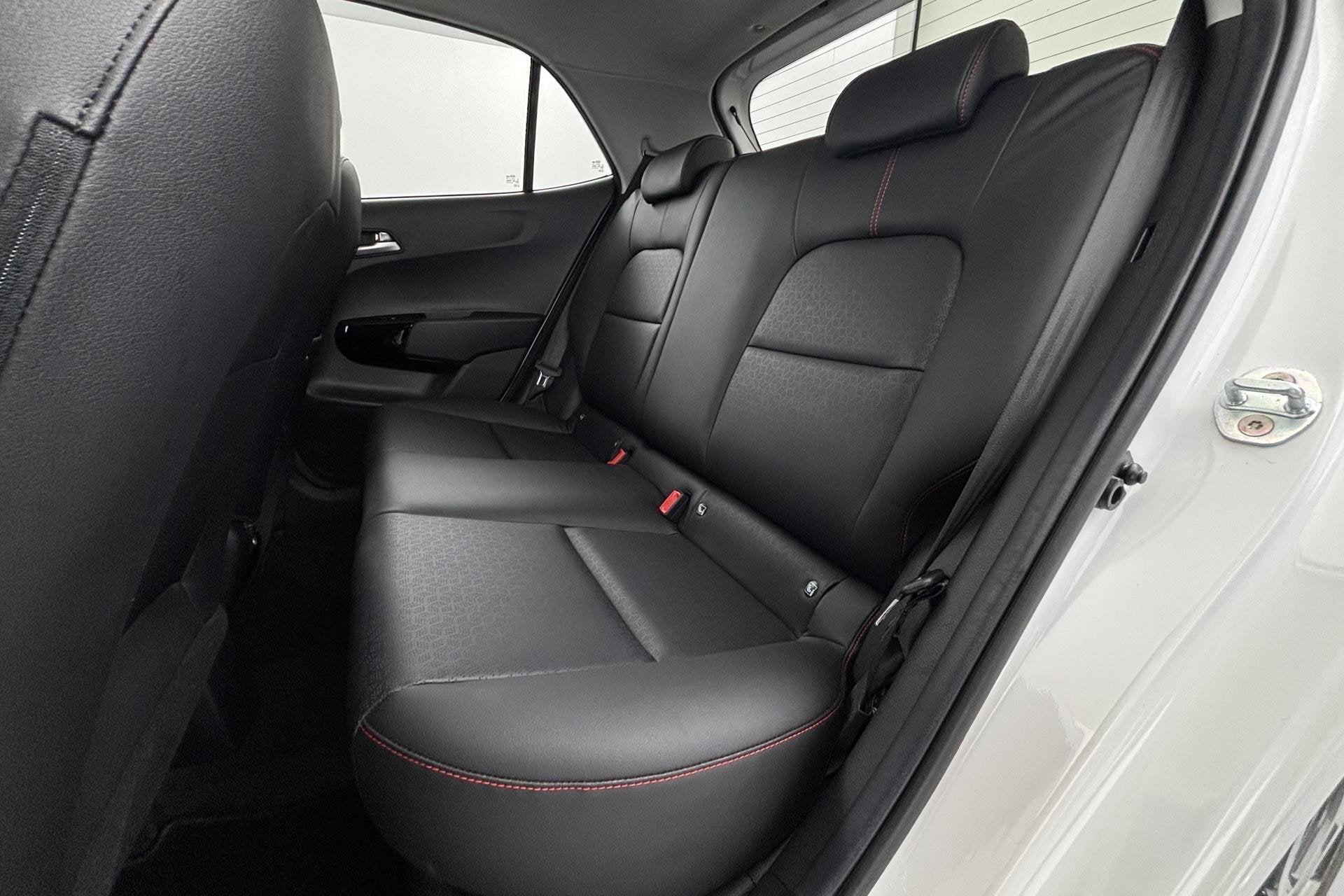 Foto 23 van Kia Picanto 1.0 DPi GT-Line Compacte allrounder met een spor