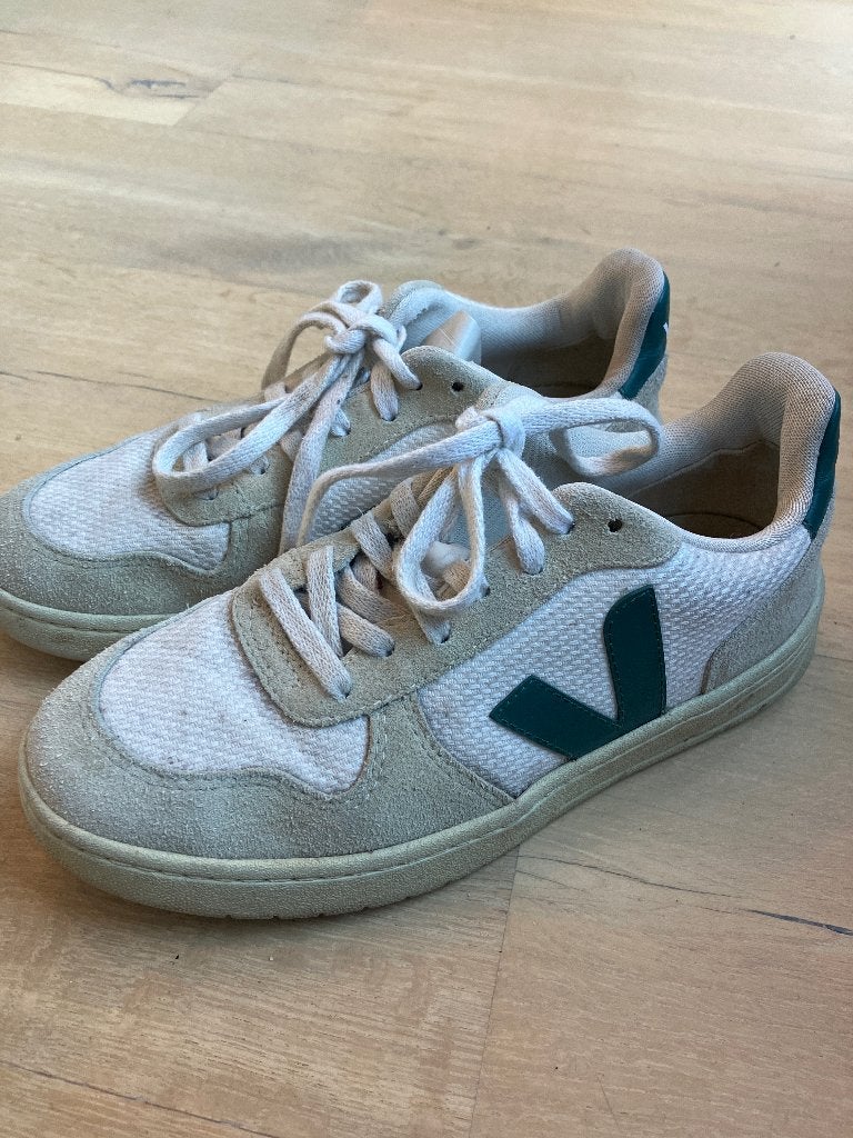 Veja V-10 sneakers maat 38 - Zo goed als nieuw, Beige, Veja, Ophalen of Verzenden, Sneakers of Gympen