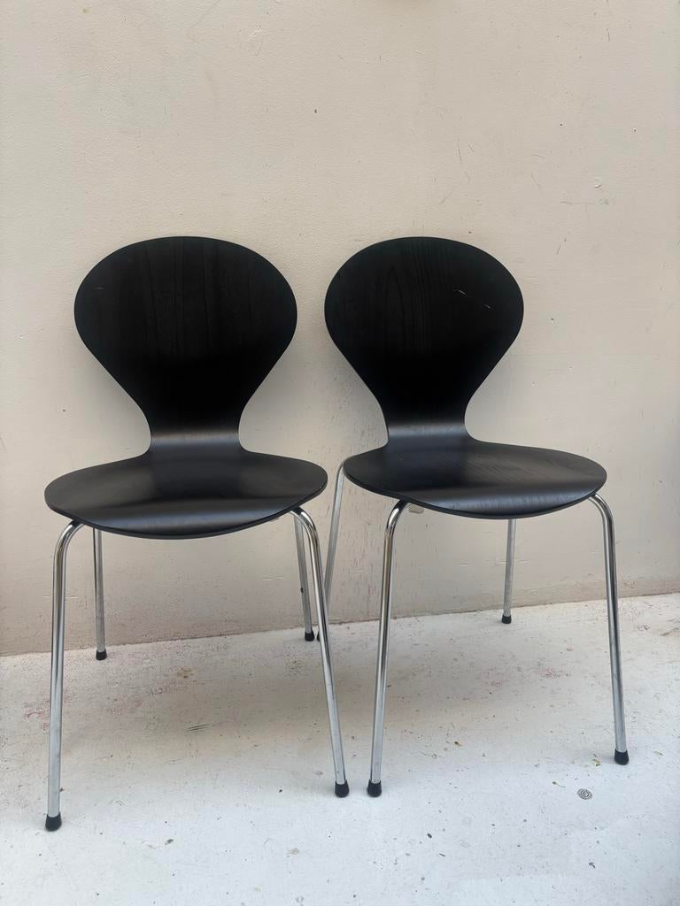 Set van 2 zwarte Danerka design stoelen, Huis en Inrichting, Ophalen, Fokke Simonszstraat 10, Gebruikt, Twee