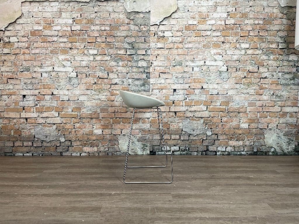Moroso Fjord Barkruk – Witbeige leer | Patricia Urquiola, Ophalen, 60 tot 90 cm, Zo goed als nieuw, Leer