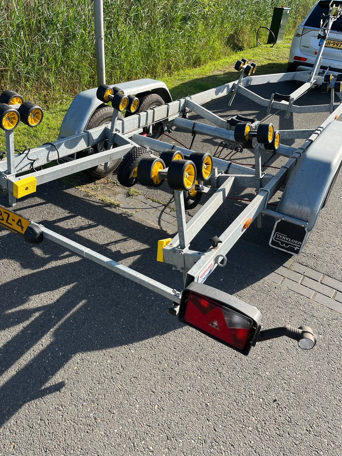 Pega V-Liner Boottrailer - Dubbelassig, Geremd, Met Rollen, Watersport en Boten, Ophalen, Gebruikt, 1500 tot 3000 kg, Sloepentrailer