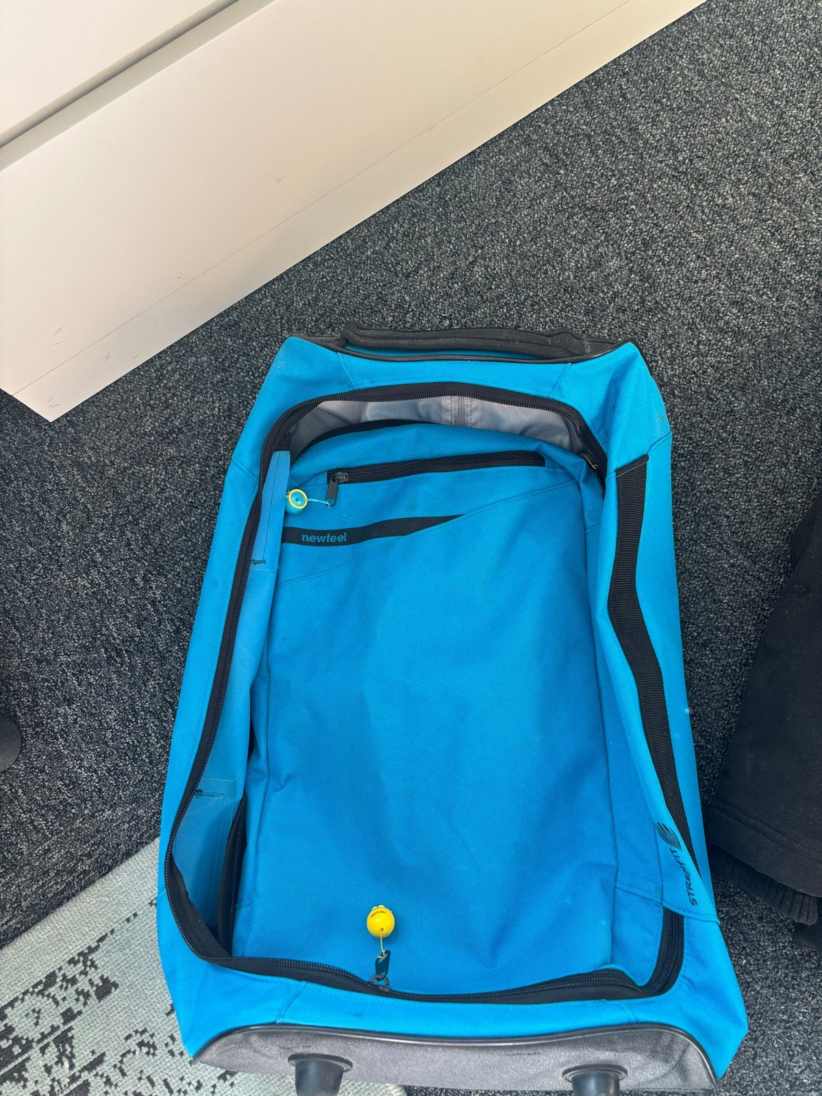 Newfeel reistas/trolley - Blauw - Handig en compact, 30 cm of meer, Gebruikt, Blauw, Ophalen of Verzenden