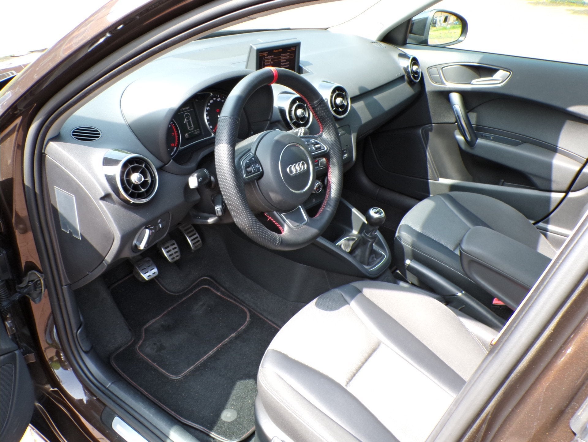 Audi A1 Sportback 1.2 TFSI Ambition Pro Line Business PANORA, Auto's, Voorwielaandrijving, 86 pk, 4 cilinders, Bruin
