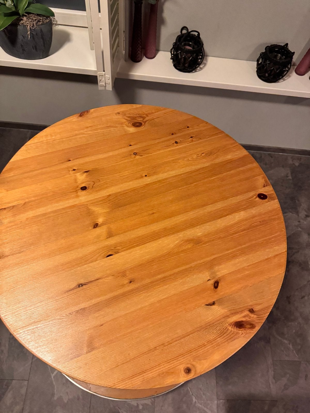 Unieke bartafel van wijnvat met houten blad en wiel, Ophalen, Zo goed als nieuw