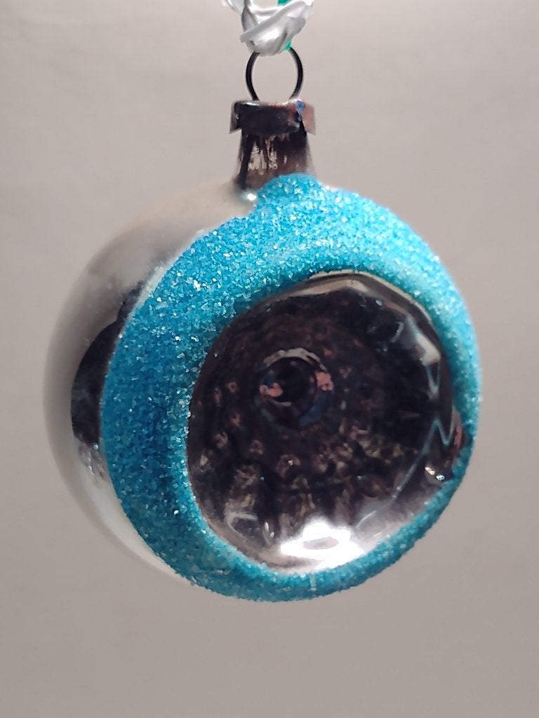 oude deuk kerstbal / zilver / blauw H 6 cm, Ophalen, Gebruikt