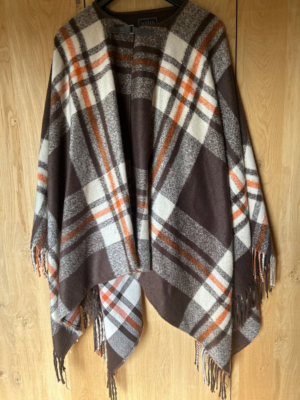 D.A.M.O Donna Geruite Poncho - Bruin, Oranje, Wit, Ophalen of Verzenden, Zo goed als nieuw, Maat 46/48 (XL) of groter, Pashmina