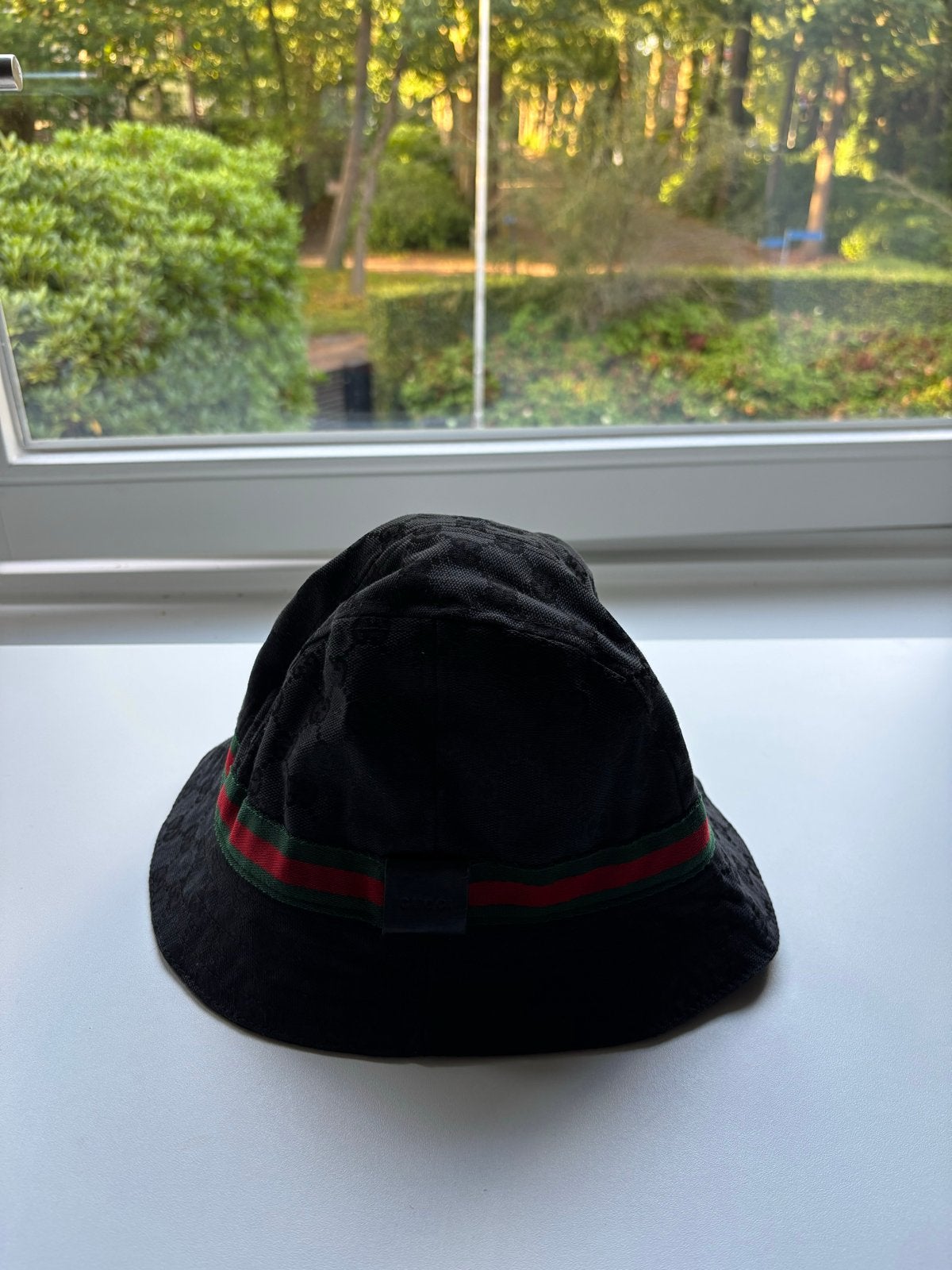 Gucci bucket hat met GG-patroon en webband, Ophalen of Verzenden, Gedragen, 58 cm (L, 7¼ inch) of meer, Hoed