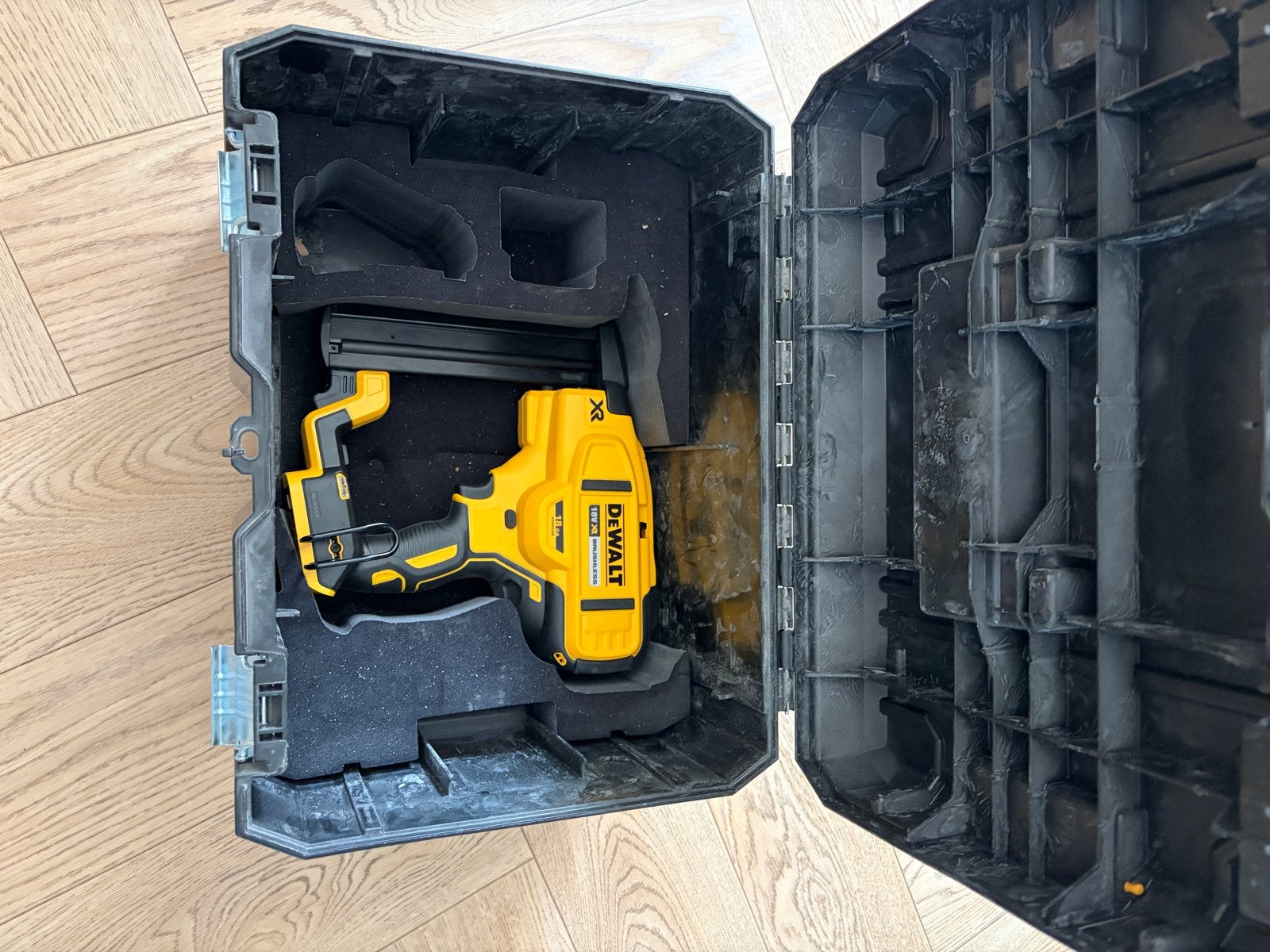 Nieuwe DeWalt Tacker DCN681 - Ongebruikt in koffer, Ophalen, Nieuw, Tacker/nietmachine, DeWalt