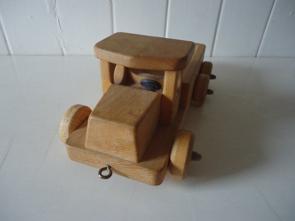 Retro houten speelgoed vrachtauto, Kinderen en Baby's, Speelgoed | Houten speelgoed, Ophalen of Verzenden, Gebruikt, Duw- of Trekspeelgoed