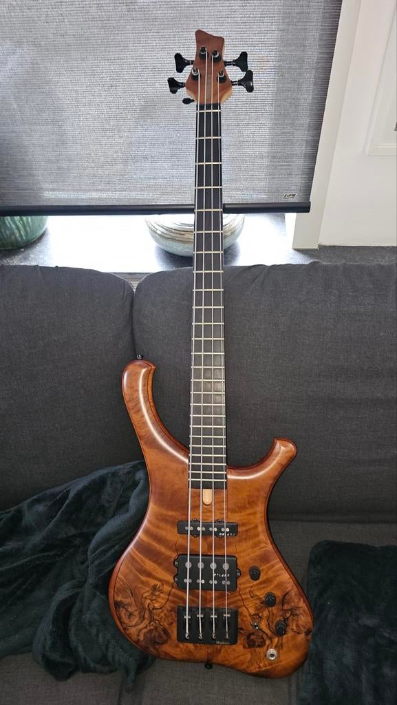 Marleaux constat custom bass . Op te halen in Belgie, Muziek en Instrumenten, Ophalen, Zo goed als nieuw