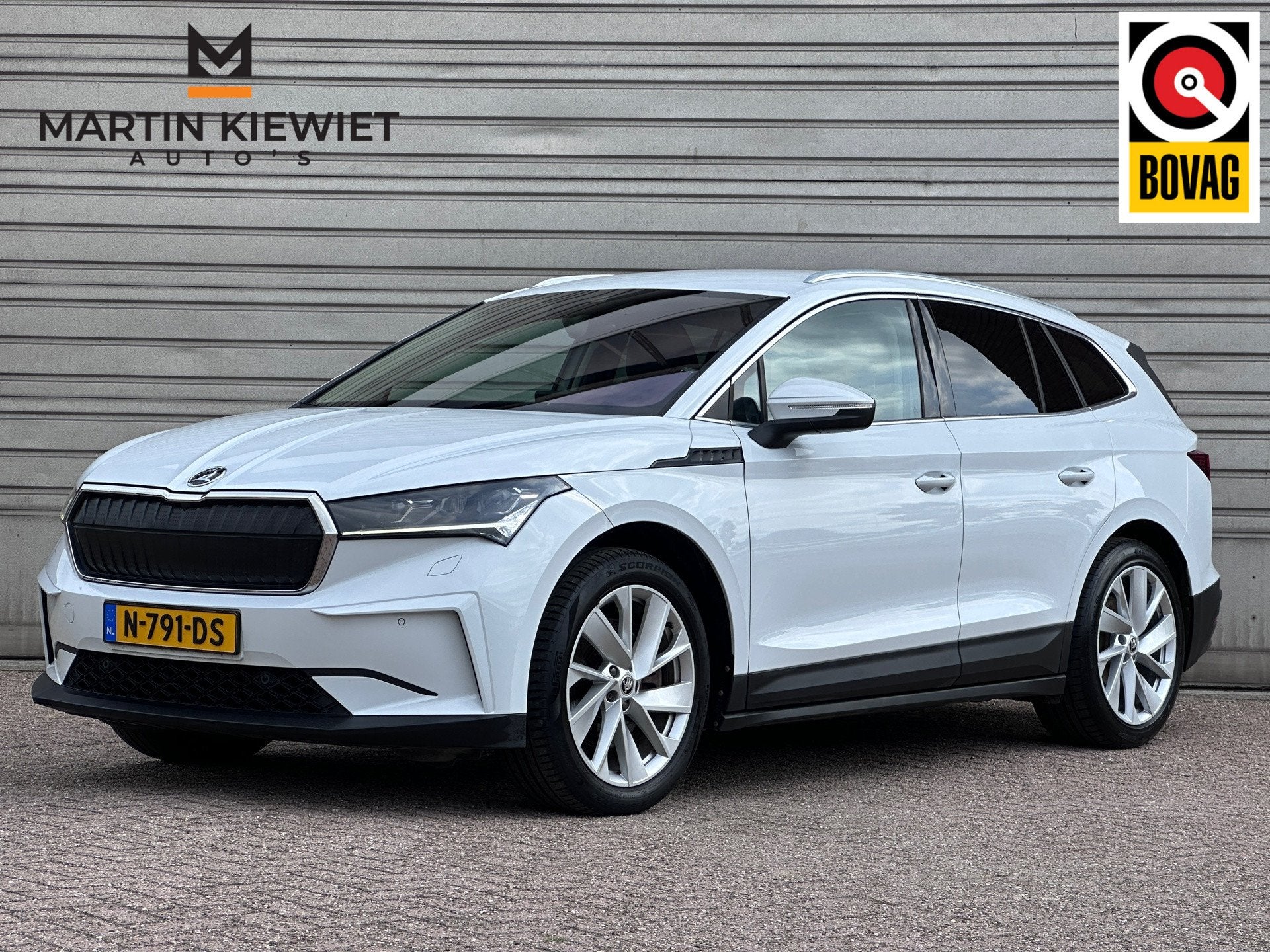 Skoda Enyaq iV 80|SOH 93%|Leder|Trekhaak|Camera|DCC|21", Auto's, Automaat, Dealer onderhouden, Achterwielaandrijving, Wit