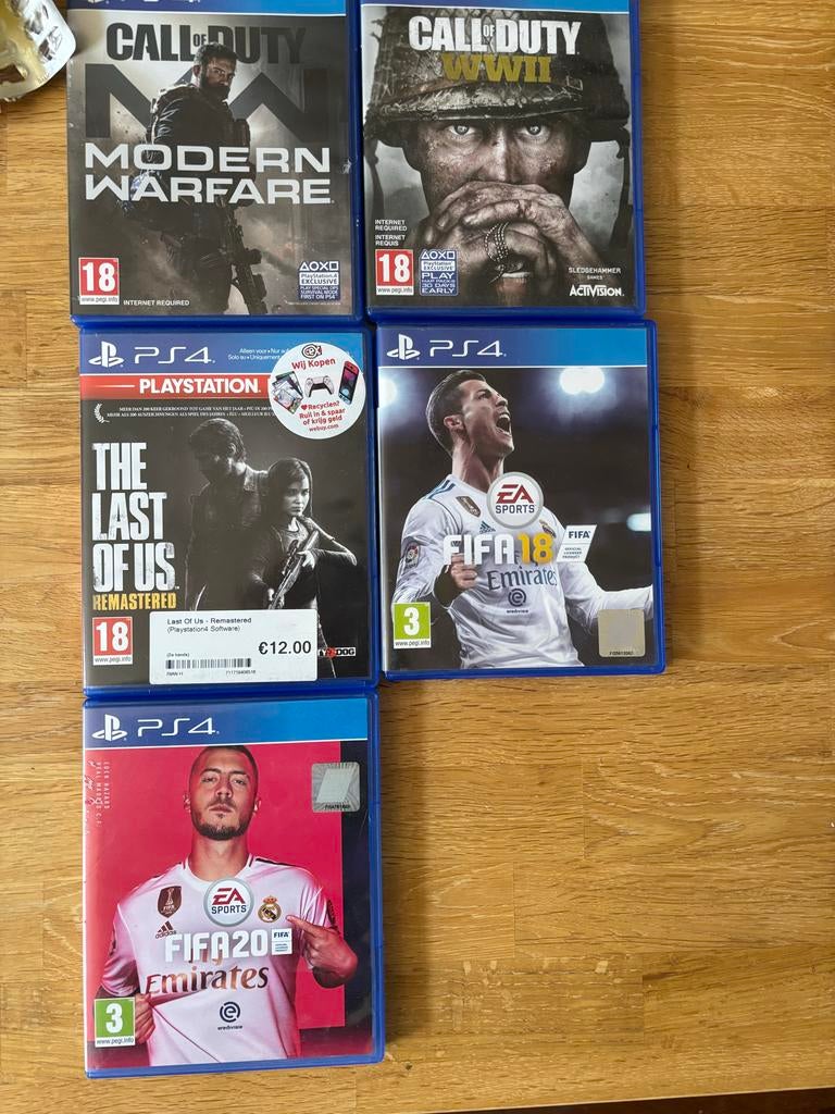 PS4 Slim 1TB met 3 controllers en 5 games, Ophalen, 1 TB, Met 3 controllers of meer, Slim