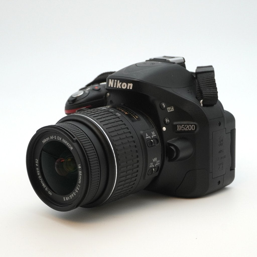 Nikon D5200 incl. 18-55mm Lens in Nette Staat, Nikon, Zo goed als nieuw, Support@nikon.com, Nikon Corporation
Shinagawa Intercity Tower C
2-15-3, Konan, Minato-ku
Tokyo 108-6290
Japan