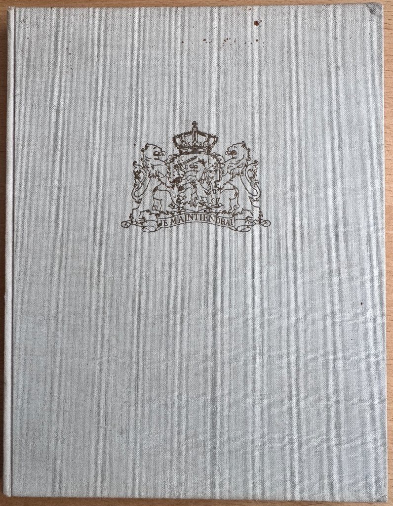 Uitgave nav Koninklijk bezoek aan de Nederlandse Antillen, Boeken, Ophalen of Verzenden, 20e eeuw of later, Gelezen