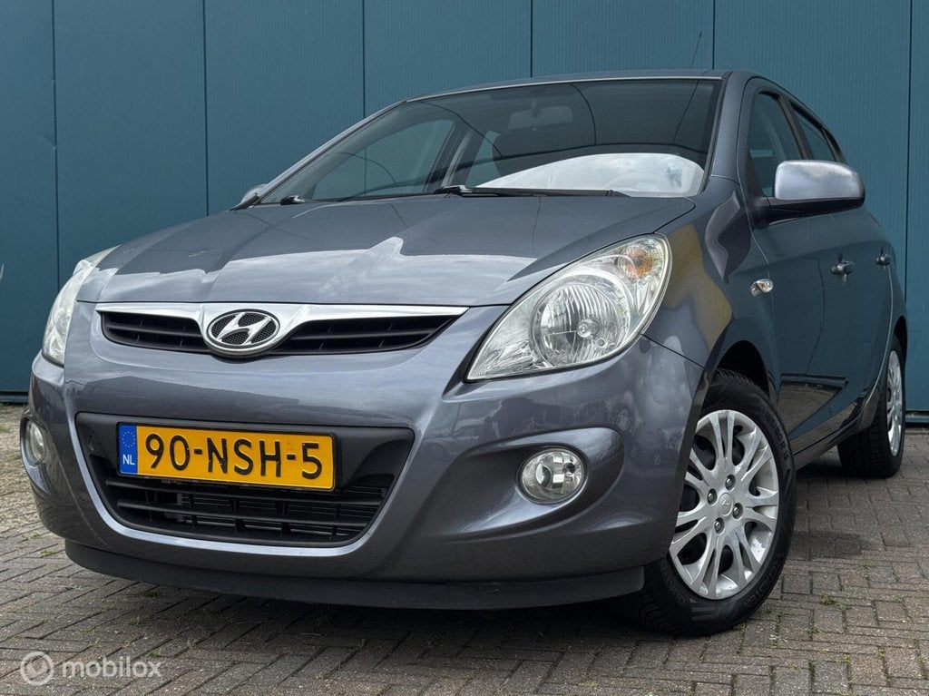 Hyundai i20 1.2i DynamicVersion 1Ste Eigenaar 5Drs Airco Tre, Auto's, Hyundai, 450 kg, Gebruikt, 31 €/maand, 4 cilinders