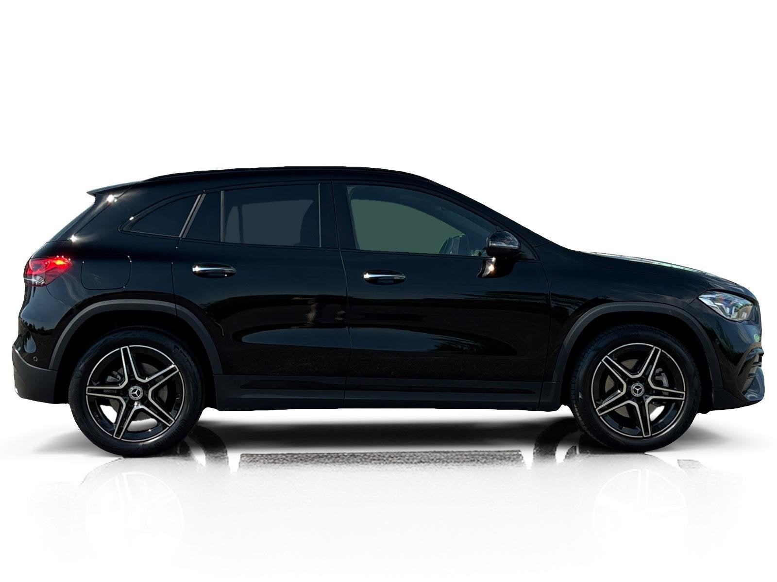 Mercedes-Benz GLA-klasse 250e AMG ✅ LED ✅ Camera ✅ Car, Auto's, Mercedes-Benz, Stof, 4 cilinders, 16 kWh, Zwart