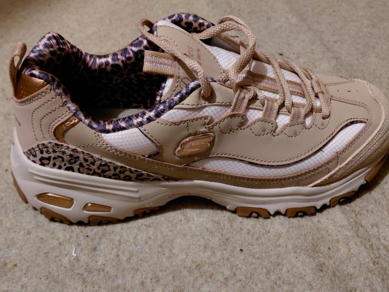 Skechers D'Lites Wild Charm Beige maat 39 Memory foam, Skechers, Beige, Ophalen of Verzenden, Sneakers of Gympen