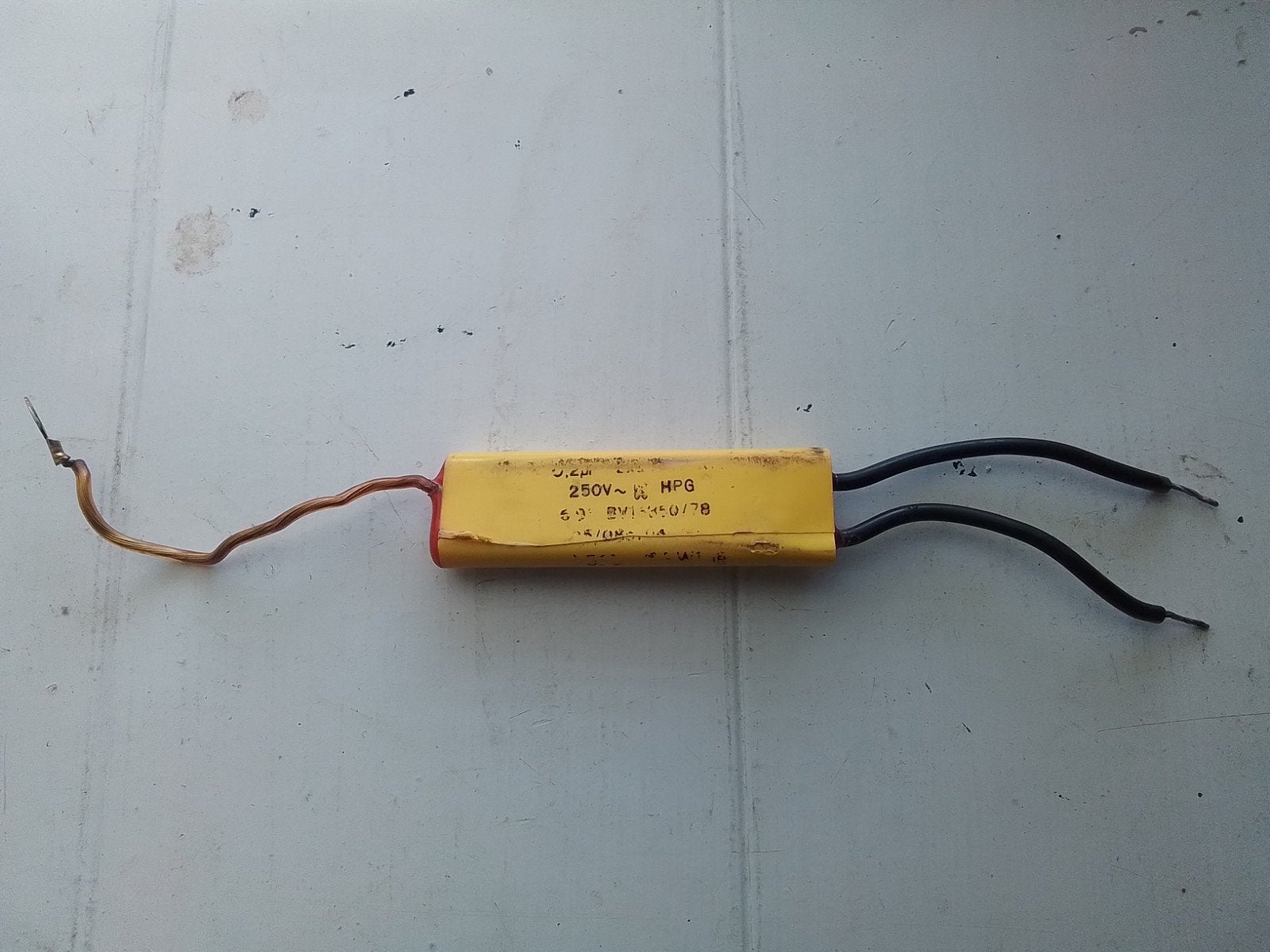 gezocht zo,n condensator voor boormachine 230v  350w  1,8 a, Ophalen of Verzenden