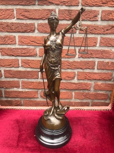 fraai groot bronzen beeld, Vrouwe Justitia, 45 cm hoog, Brons, Beeld, Vrouw, Gemerkt