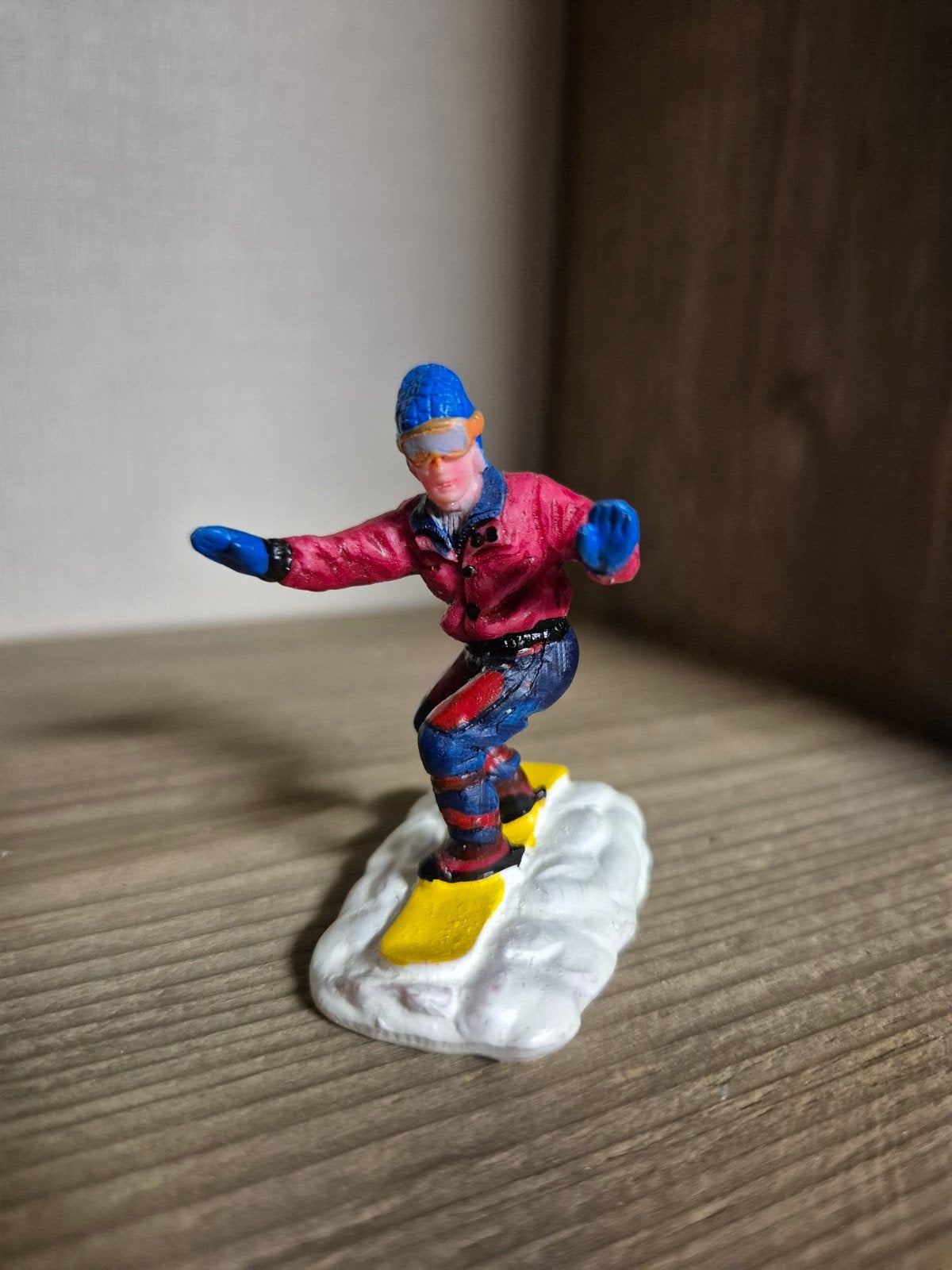 lemax figuur 3 kerstdorp kersthuisjes, Diversen, Ophalen of Verzenden, Zo goed als nieuw