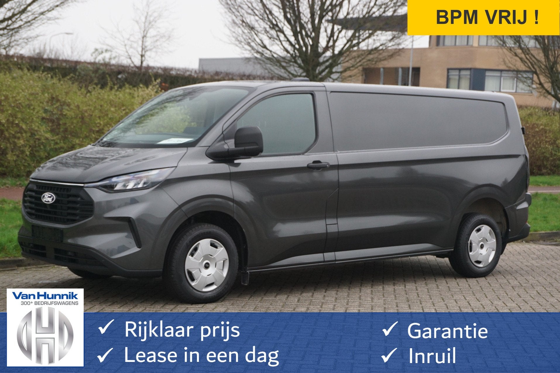 Ford Transit Custom 300L 136PK Trend BPM VRIJ! 13" Sync Navi, Auto's, Voorwielaandrijving, Gebruikt, 4 cilinders, 2800 kg