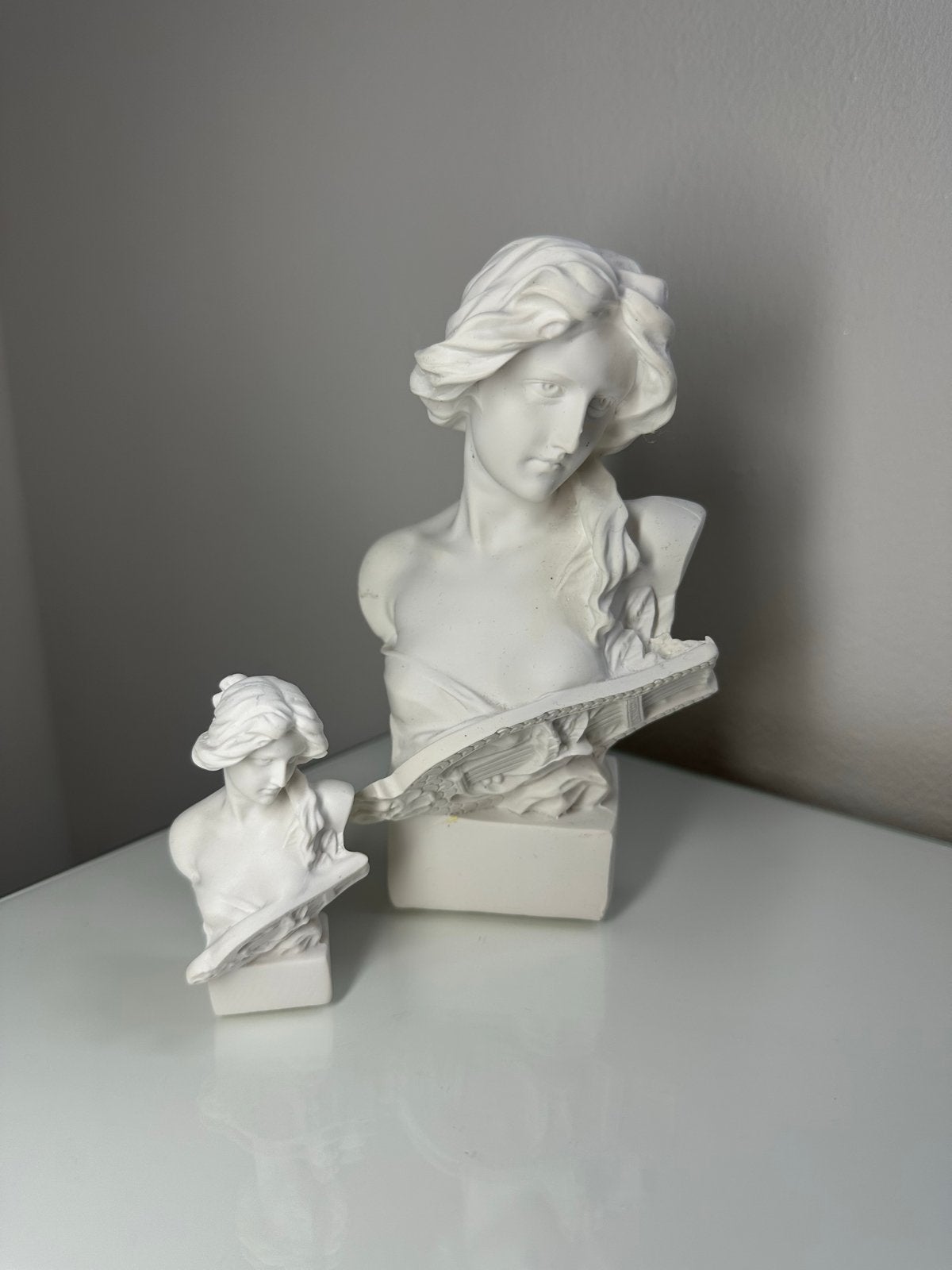 GRIEKSE BEELDEN - 2 STANDBEELDEN | Justitia | Greek | Buste, Ophalen of Verzenden, Nieuw
