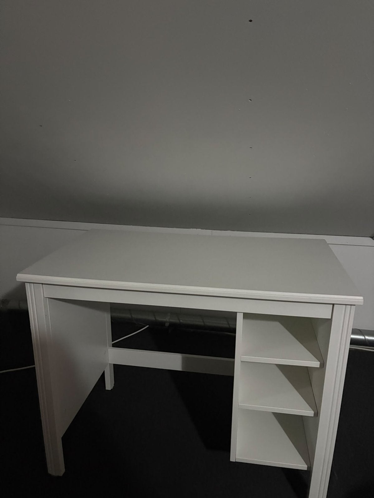 Wit IKEA bureau met opbergruimte - Ideaal voor thuiswerkplek, Ophalen, Opbergruimte, Gebruikt, Spaanplaat of MDF