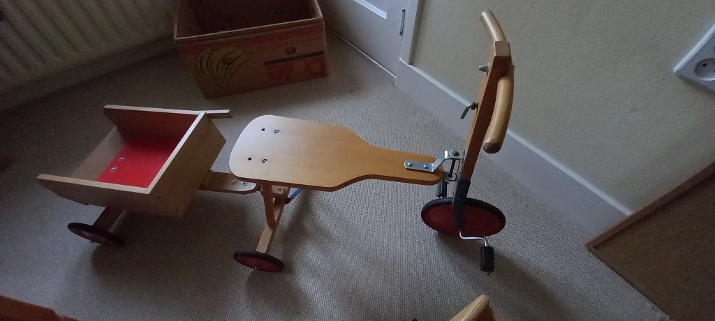 houten speelgoed/fietsje driewieler met aanhanger, Ophalen, Zo goed als nieuw, Overige typen