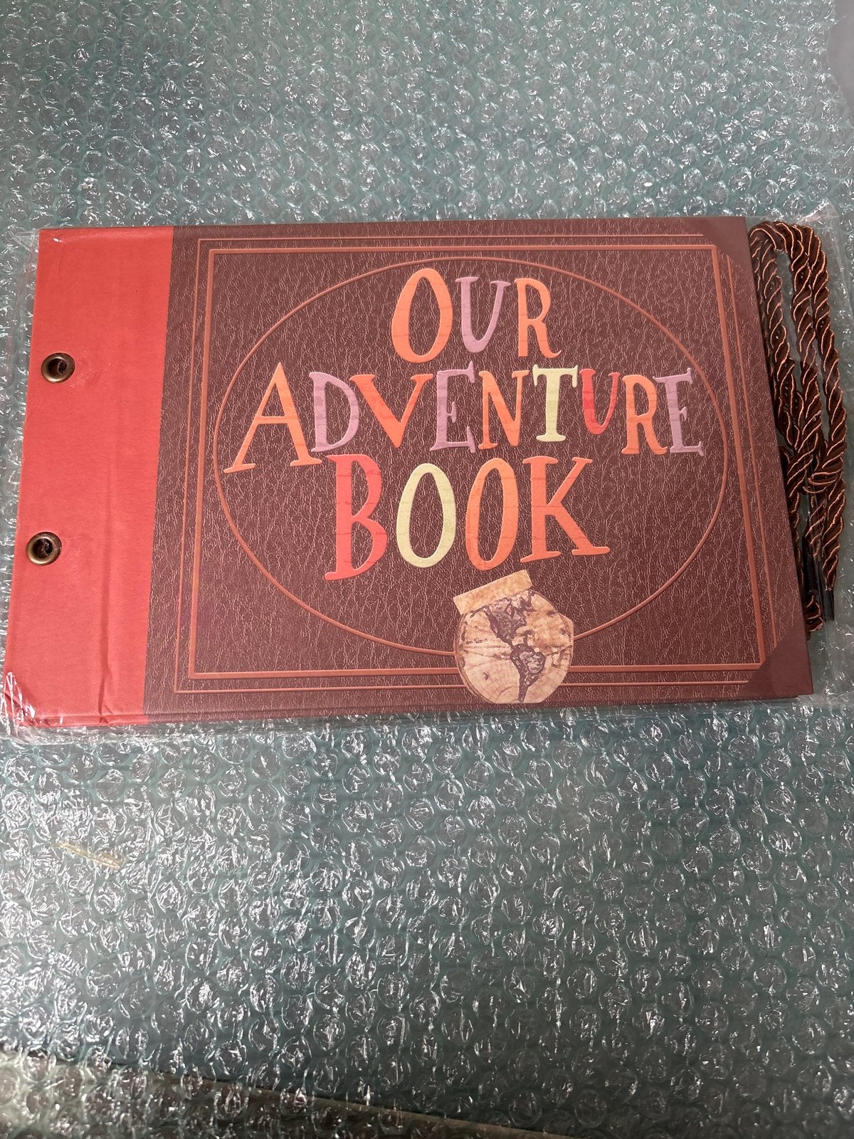 Adventure boek scrapbook 20 pagina's - hoekje beschadigd, Hobby en Vrije tijd, Scrapbooking, Overige merken, Bramengaard, Ophalen of Verzenden