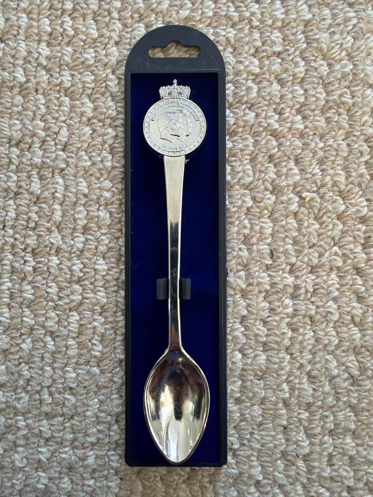 Zilverkleurige lepel met Willem-Alexander en Máxima, Antiek en Kunst, Ophalen of Verzenden