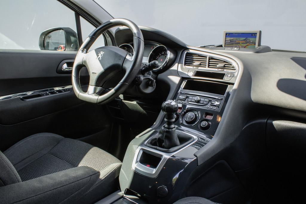 Peugeot 5008 1.2 PureTech Style 5p. Full map navigatie/ Crui, Voorwielaandrijving, 745 kg, Stof, 1199 cc