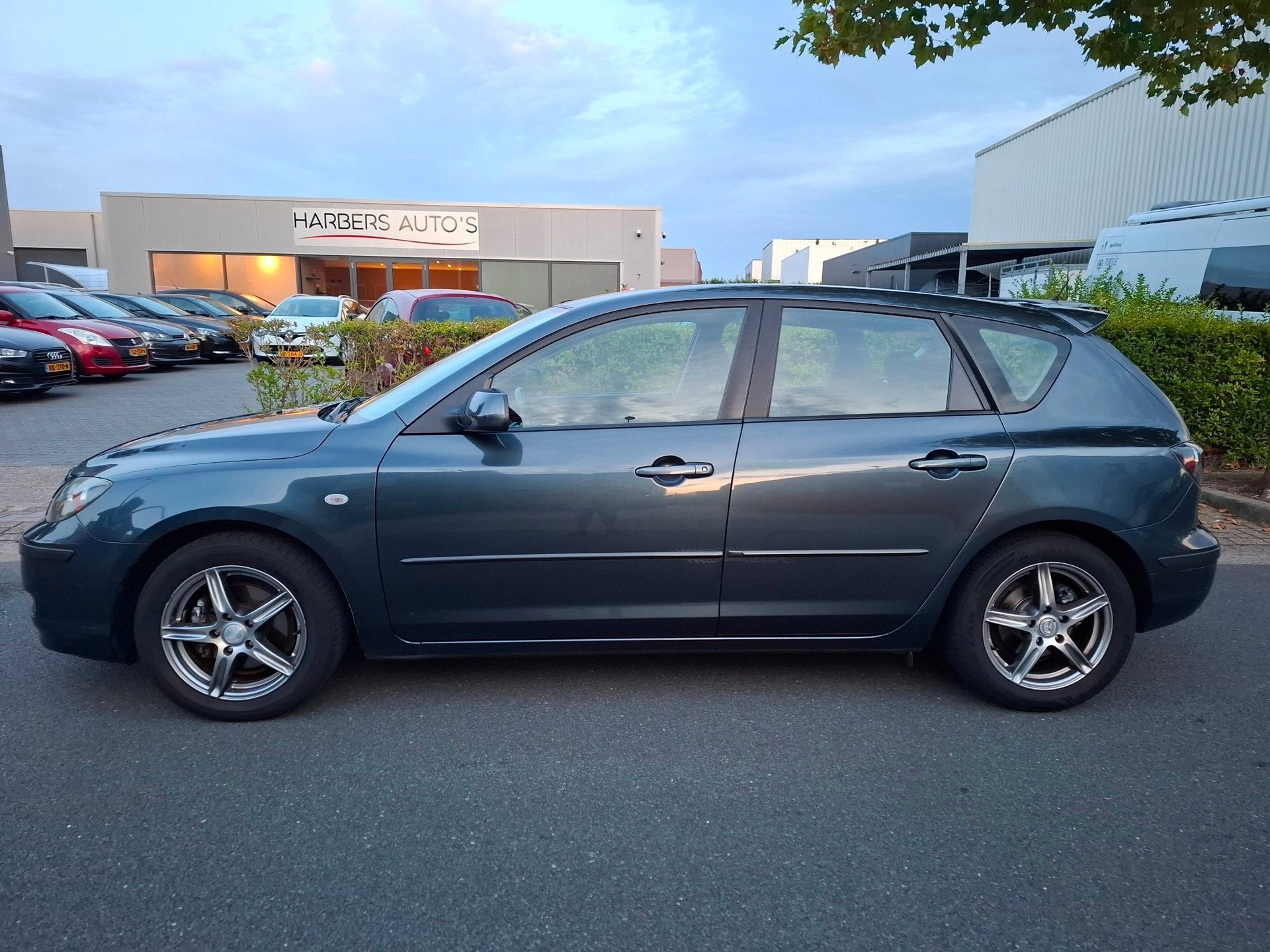 Mazda 3 1.6 Active CLIMA/CRUISE/5 DEURS!, Voorwielaandrijving, Gebruikt, Zwart, 4 cilinders