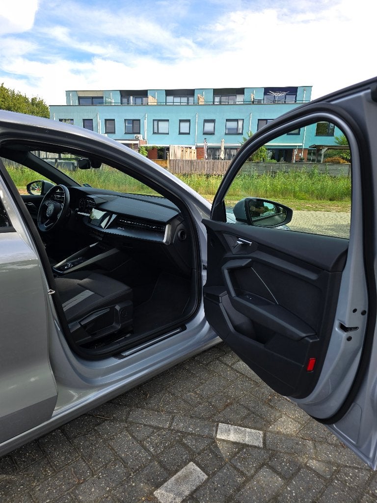 Foto 11 van Audi A3 35 Tfsi 150pk Mhev S-tronic 2023 Grijs