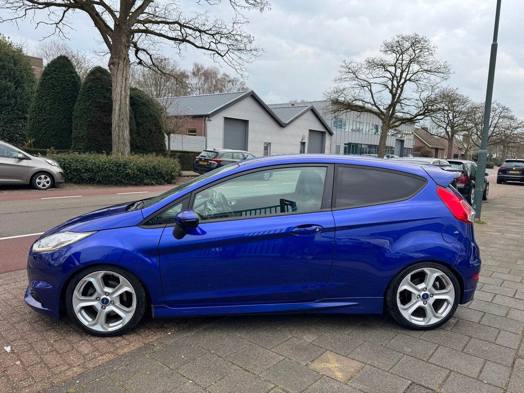 Ford Fiesta 1.6 ST2 Clima Elek Pakket Navi Lmv Pdc Nw Apk, Voorwielaandrijving, 1063 kg, Gebruikt, Zwart