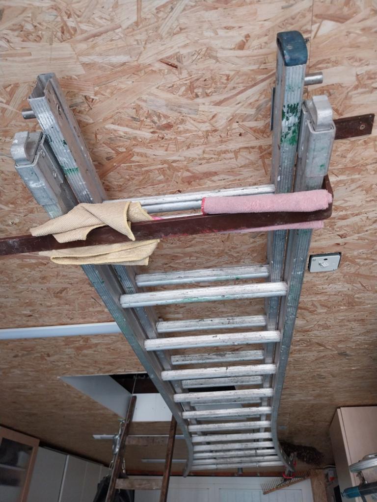 Tweedelige ladder, ca. 5 meter lang, Doe-het-zelf en Verbouw, Ladders en Trappen, Gebruikt, Ophalen of Verzenden, Ladder, Opvouwbaar of Inschuifbaar