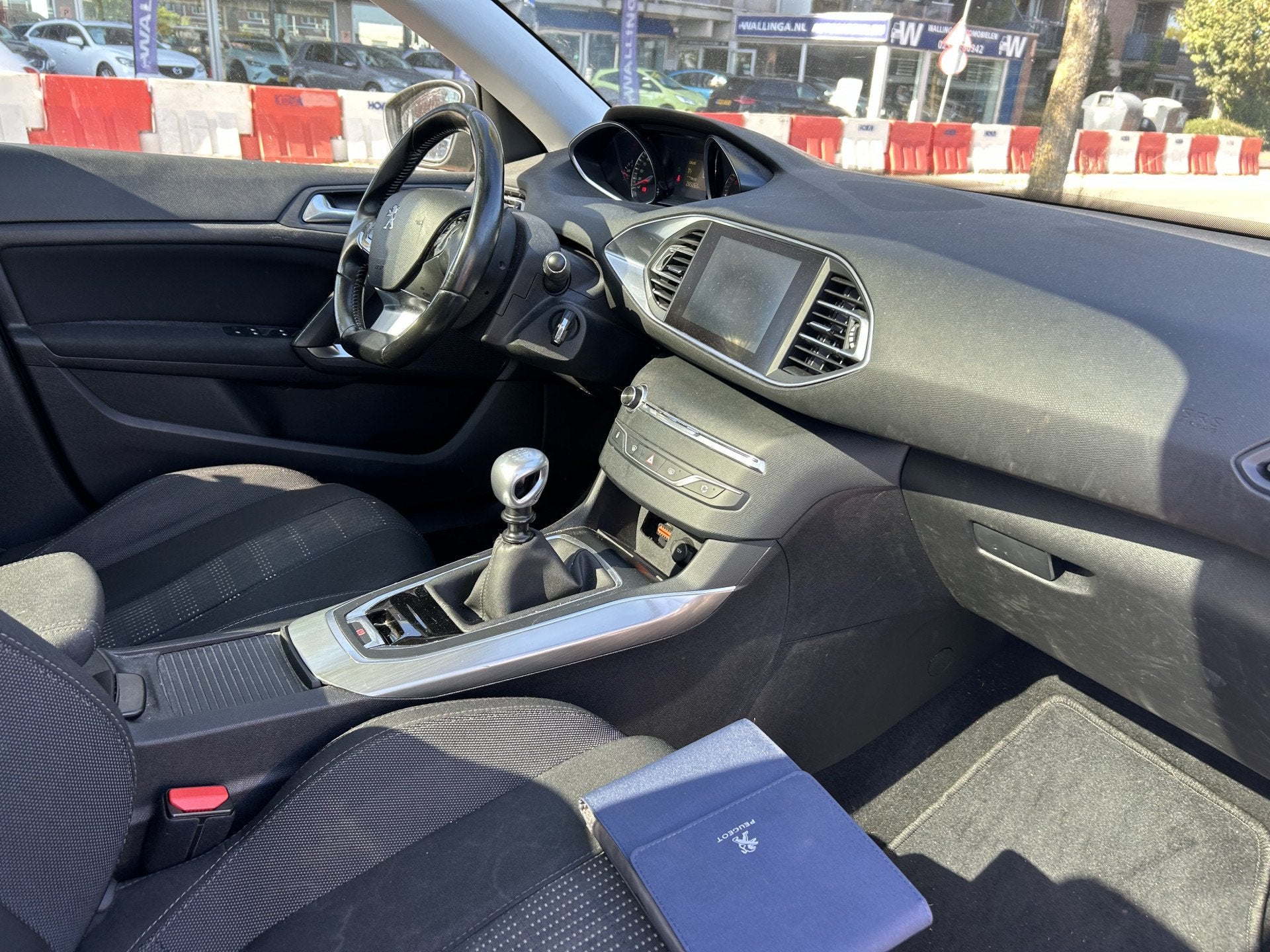 Peugeot 308 SW 1.2 PureTech Blue Lease Premium panodak airco, Voorwielaandrijving, Dealer onderhouden, Stof, Gebruikt
