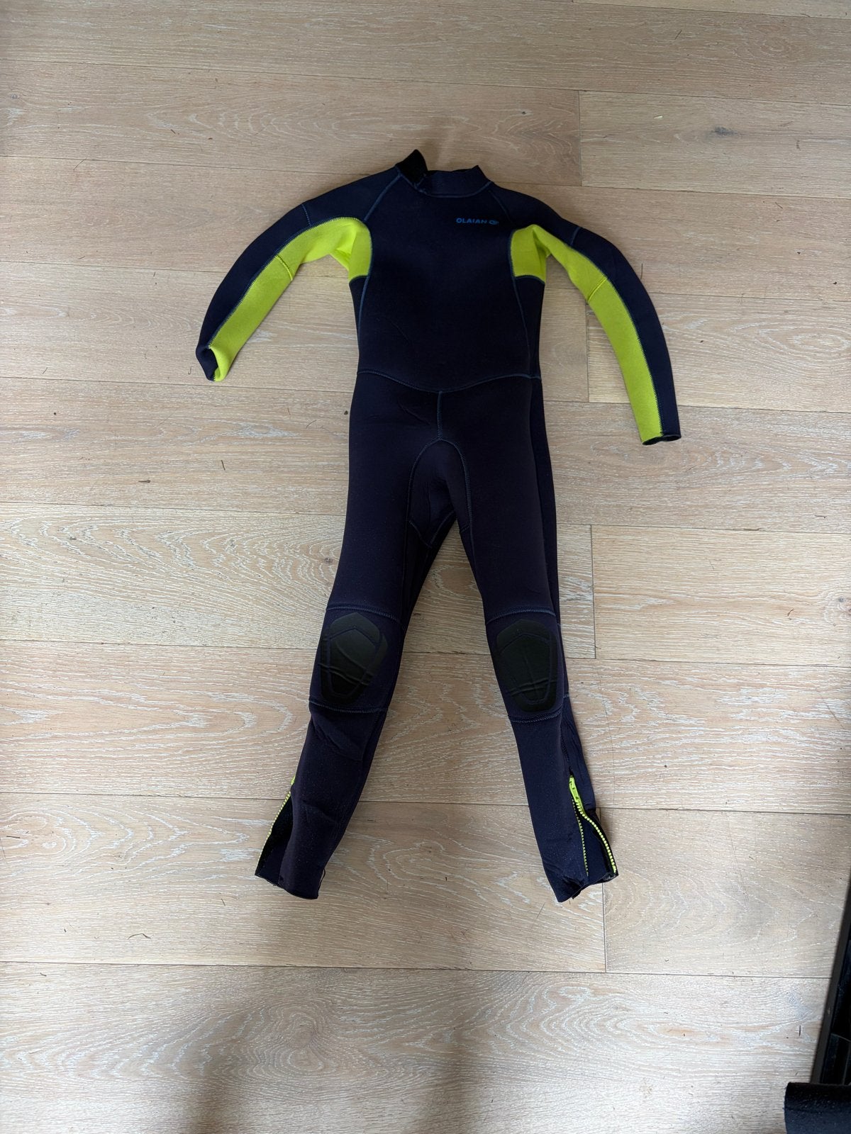Meerdere kinder wetsuits en schoentjes zie omschrijving, Ophalen, Zo goed als nieuw, Overige typen