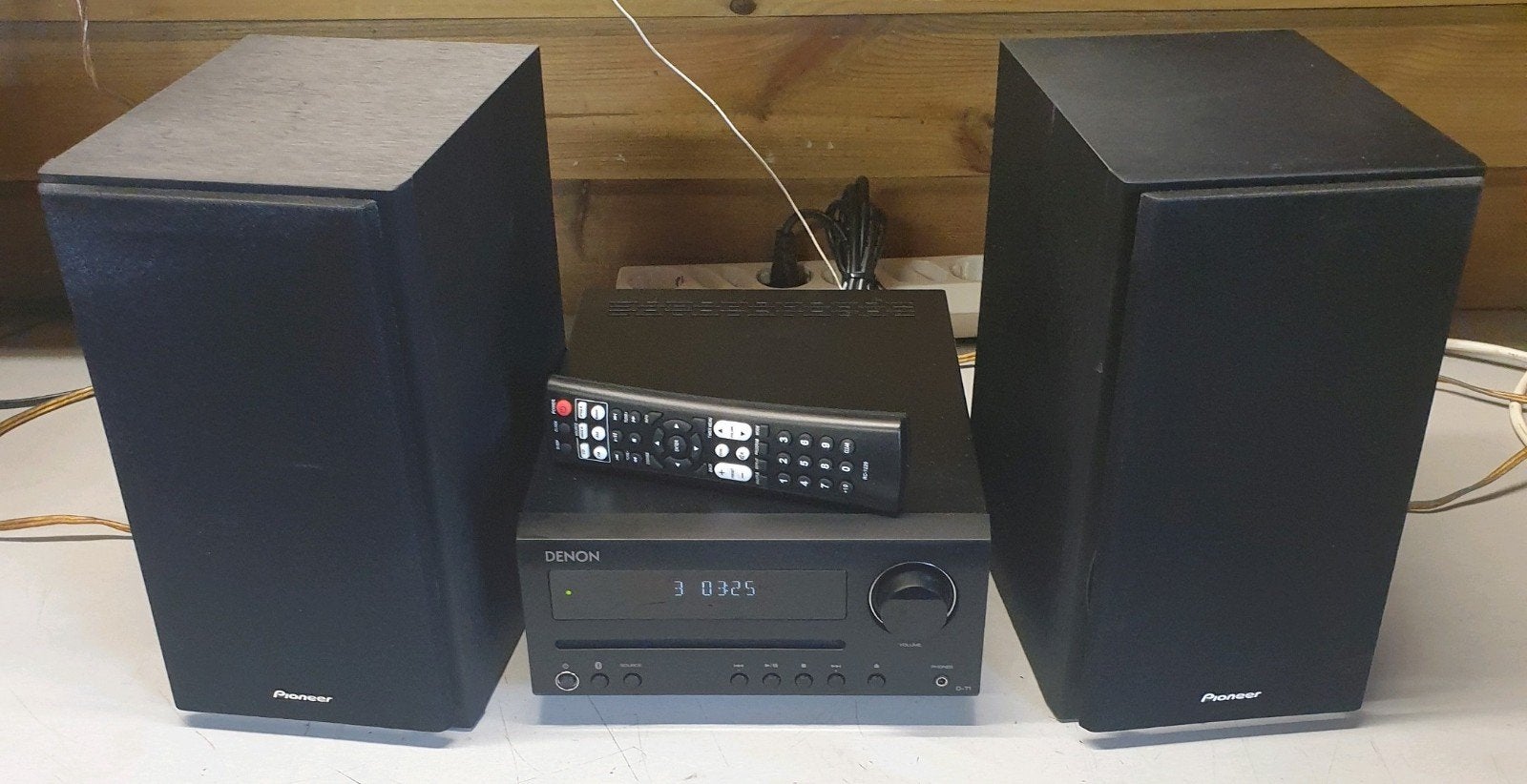 Denon cd receiver D-T1 bluetooth + pioneer speakers + remote, Ophalen of Verzenden